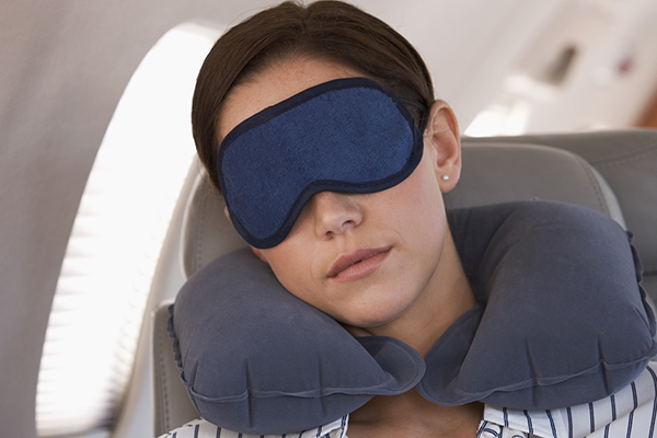 想在經濟艙睡得舒服，預選座位時極為重要的因素。 (圖／depositphotos)