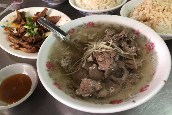 完全讓人欲罷不能的牛肉湯。 (圖／輝煌牛肉湯)