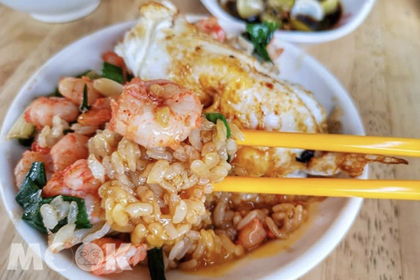 蛋液與帶有蝦子鮮味與柴魚高湯的米飯混合後，滋味迷人。 (圖／tpo5088)