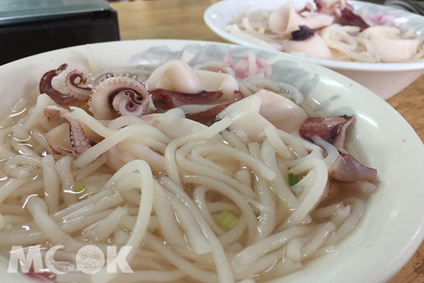 邱家小卷米粉是排隊人氣名店(圖／MOOK景點家嚴沛婕)