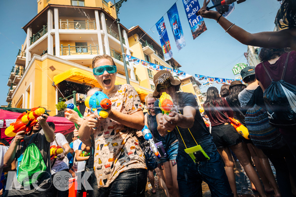 潑水節（The Songkran Festival ），在泰國當地稱為宋干節，相當於泰國的農曆新年。（圖／泰國觀光局）