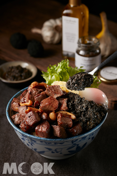 松露角切牛排丼