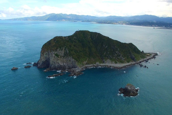 基隆嶼為火山島，擁有得天獨厚的火成岩地貌景觀和豐富生態。 （圖／基隆市政府）