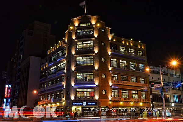 林百貨是台灣目前唯一擁有頂樓神社的百貨公司，充滿年代感的建築風味，日治時期為南台灣的第一大百貨。(圖／wangjenching)