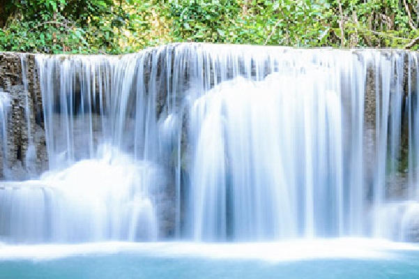 伊拉旺國家公園的愛侶灣瀑布。（圖／Erawan National Park）