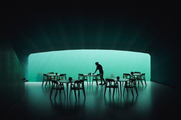 歐洲第一間海裡餐廳！33平方米巨型觀景窗超壯觀