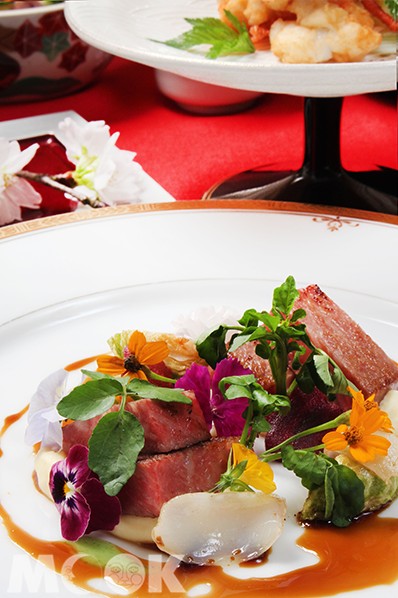 花團錦簇和牛宴_邀請媽媽一起變年輕。(圖／加賀屋)