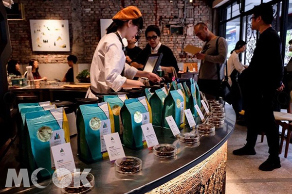 由世界咖啡冠軍所經營的興波咖啡，近日開幕旗艦店，吸引許多咖啡迷前往(圖／hazel.hd)