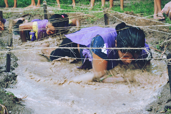 生活從來都不容易，是我們的努力把它變得簡單。