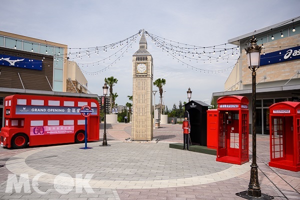 經典倫敦電話亭、大笨鐘、紅色雙層巴士在以倫敦為主題的造景中完整呈現。(圖片提供/華泰名品城)