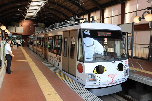 2017年曾開通過的「招福貓電車」將於今年5月12日於東京世田谷線重啟。(圖/東急電鐵)