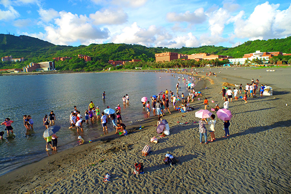 西子灣海水浴場。 (圖／高雄市政府)