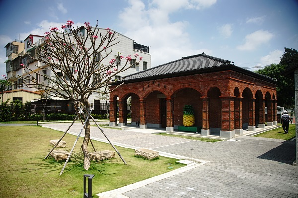 臺灣鳳梨工場是全台僅存日治時期鳳梨罐頭產業建物的歷史建築。