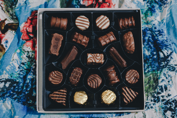 巧克力、糖果。 (圖／Monique Carrati_Unsplash)