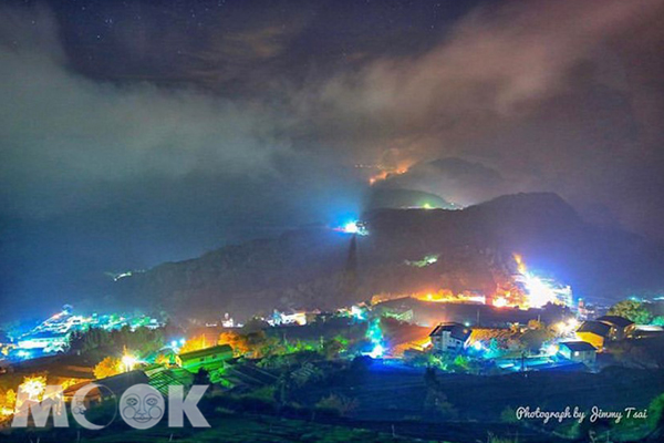 夢幻琉璃光X壯觀山嵐！頂石棹茶園百萬級夜景