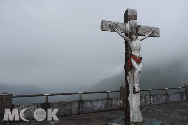 聖母山莊觀景平台上的耶穌像。 (圖／micchan chan)