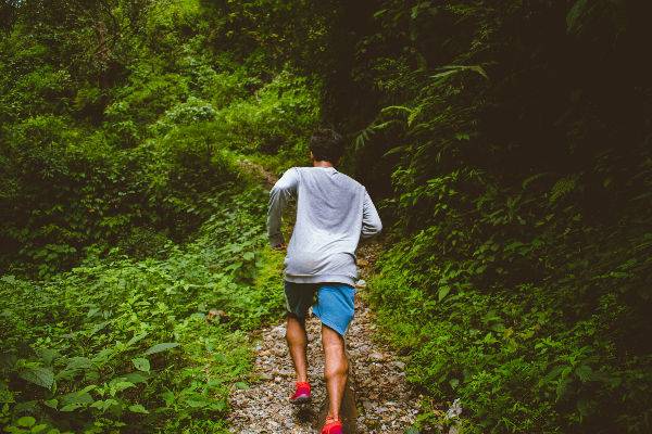 運動完、流汗一定要馬上換衣服。 (圖／Shashank Shekhar_Unsplash)