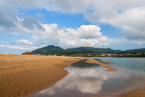 內河沙洲。 (圖／交通部觀光局)