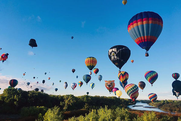 台灣也有熱鬧浪漫的熱氣球嘉年華。（圖／臺灣熱氣球嘉年華-Taiwan Balloon Festival）