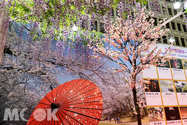 2019日本觀光物產博覽會的台北車站會場中，有超吸睛的紫藤花海場景(圖／MOOK景點家張盈盈，以下同)
