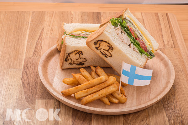 嚕嚕米雙起司總匯三明治。