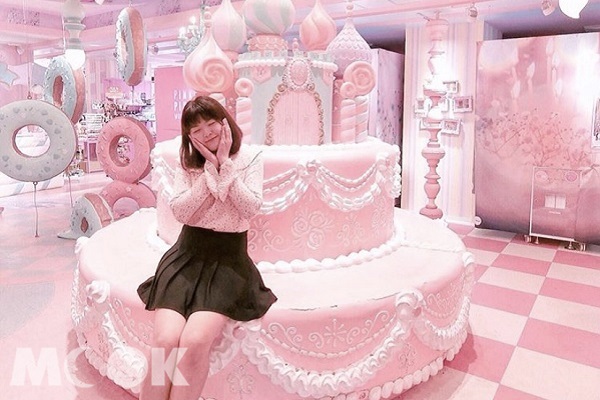 Moreru Mignon拍機店以粉色的風格為主，打造甜點打卡場景，十分可愛。（圖／s4752147，以下同）