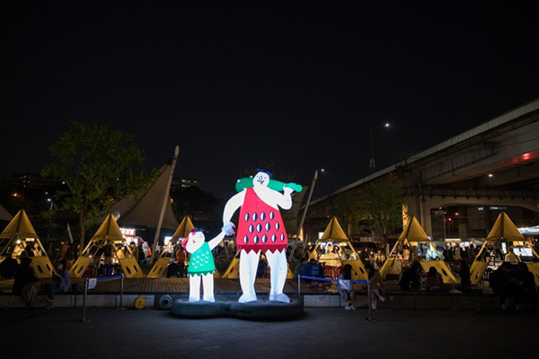 首爾夜貓子夜市的標示娃娃，四個市集各有不同的特色。