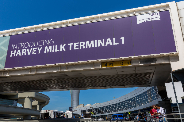 整修後的舊金山國際機場將新航廈命名為「哈維‧米克爾第一航廈」。