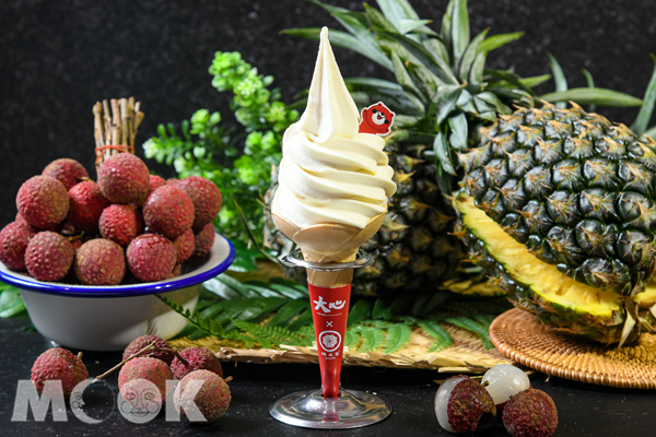 荔枝鳳梨口味霜淇淋運用台灣水果王國的優勢，以當季最新鮮香甜的鳳梨、荔枝，打造酸酸甜甜的清爽口感