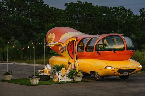 超可愛超復古的熱狗堡車旅宿。 (圖／Oscar Mayer，以下同)