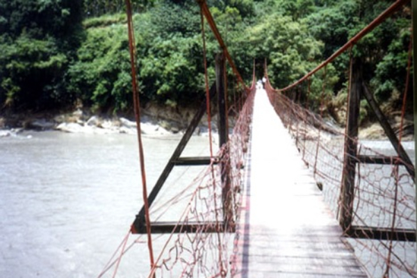 龍興吊橋。