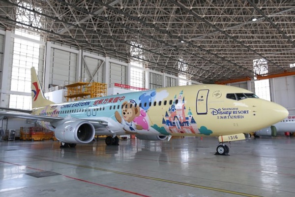 中國東方航空又再度與迪士尼合作聯名推出彩繪機「達菲·聯萌號」。（圖／中國東方航空，以下同）