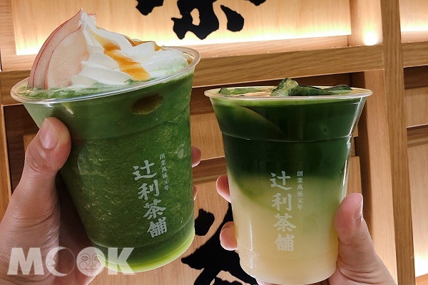 右：「抹茶蜜桃乳酸飲」，左：「抹茶蜜桃辻冰沙」。