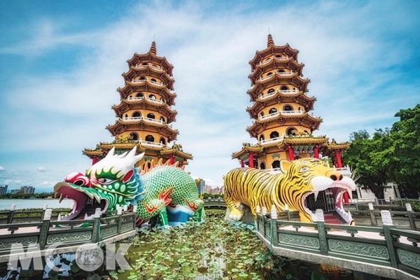 位於高雄的蓮池潭上有座著名的龍虎雙塔。 （圖／shengkai_travel）