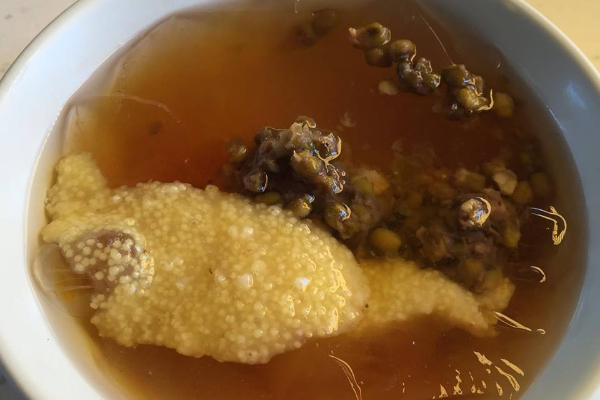 吃碗透心涼神仙愛玉。 (圖／神仙愛玉)