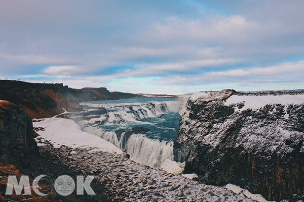 位於黃金圈內的黃金瀑布是冰島三大瀑布之一。