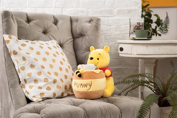 維尼造型蜂蜜罐裡有毛毯，加購價599元。