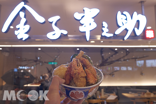 景編吃起來！信義區超浮誇帝王蟹天丼