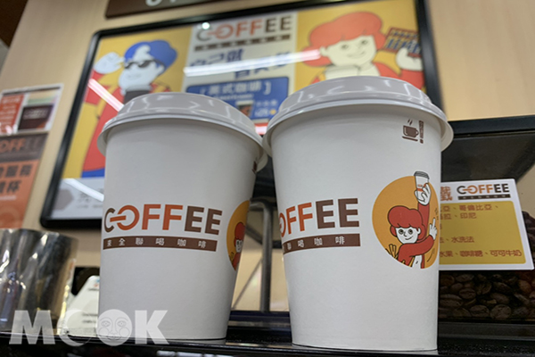 台灣許多地方聯鎖商店都推出平價咖啡。（圖 / 景點家張盈盈，以下同)