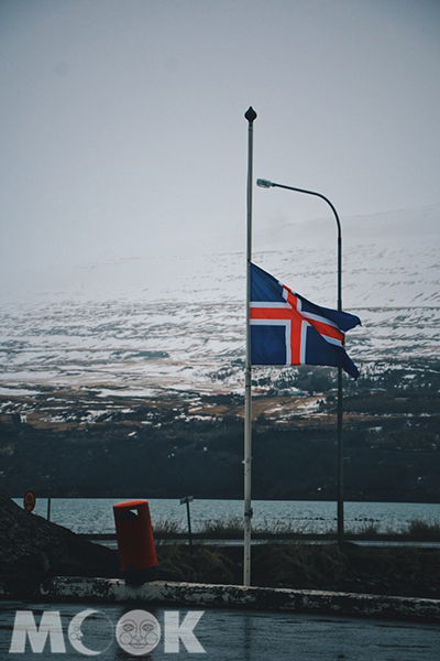 碰巧遇到耶穌受難日，全冰島降半旗。