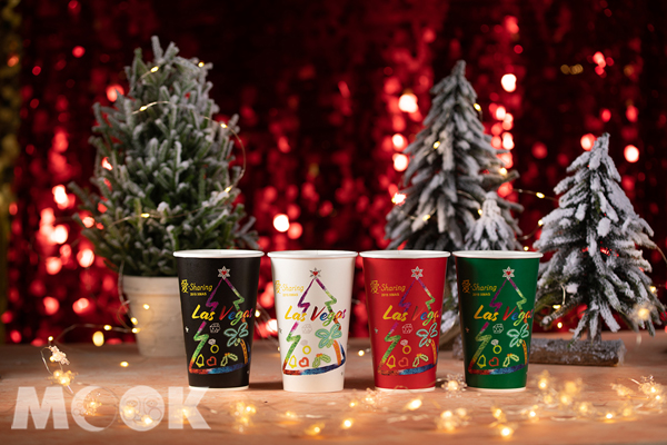 11月13日起至12月31日第二波推出黑色款、白色款主題杯；第三波於12月4日起接續推出紅色款及綠色款主題杯。(圖／7-ELEVEN）