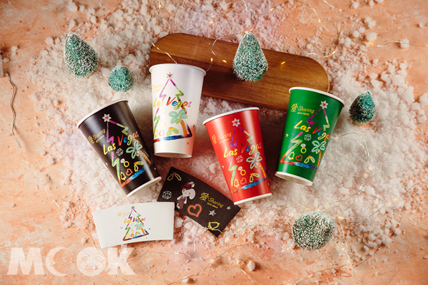 11月13日起至12月31日第二波推出黑色款、白色款主題杯；第三波於12月4日起接續推出紅色款及綠色款主題杯。(圖／7-ELEVEN）