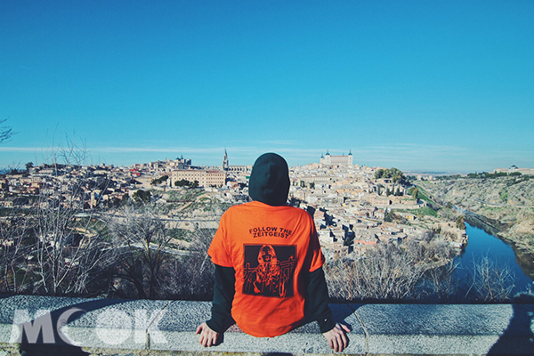 說了一個謊，就必須得用十個謊去圓。