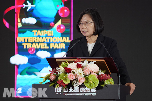 總統蔡英文等人現身ITF台北國際旅展。