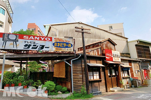 彷彿走進日本昭和時代的街邊小店。