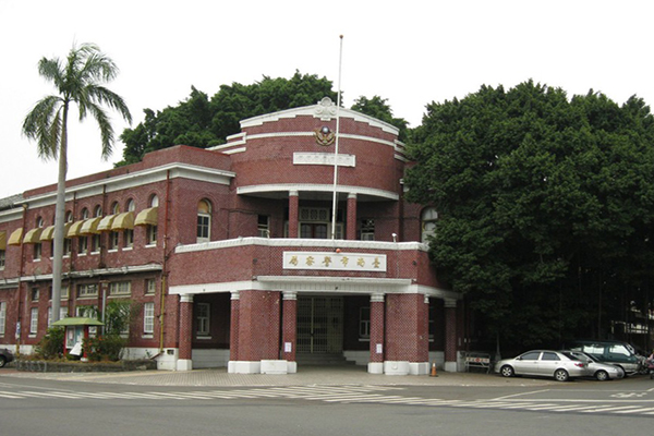 台南美術館(南美館) 1館外觀，原為台南市警察局，主建築已有80多年歷史。(圖／R.H Li)