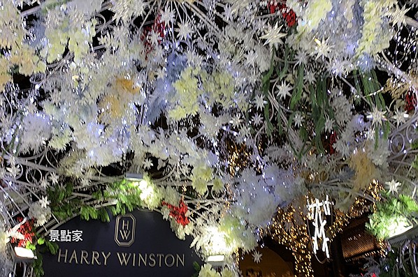 Winston Wishes聖誕亭內部的布置相當浪漫，引發遊客拍攝。