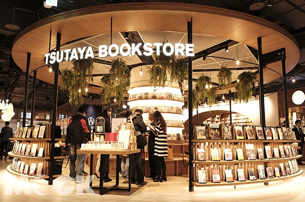 TSUTAYA BOOKSTORE南港店是全台最大的蔦屋書店。 (圖／景點家廖維仁)