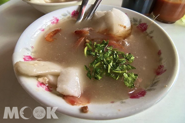 連在地人也超愛的傳統小吃肉粿。 (圖／alextrip_photographer)