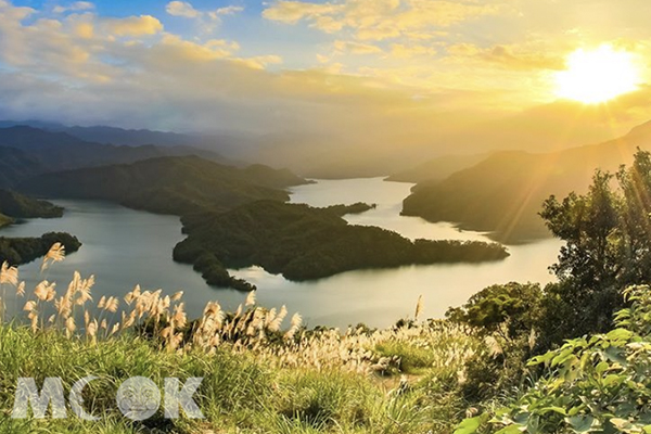 百萬級絕美山湖大景！奇幻秘境賞超巨大鱷魚